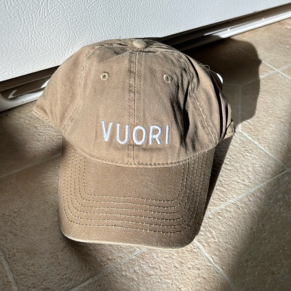 Vuori Ball Cap Unisex - Picture 1 of 1